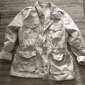 Gap kakhi camo light jacket